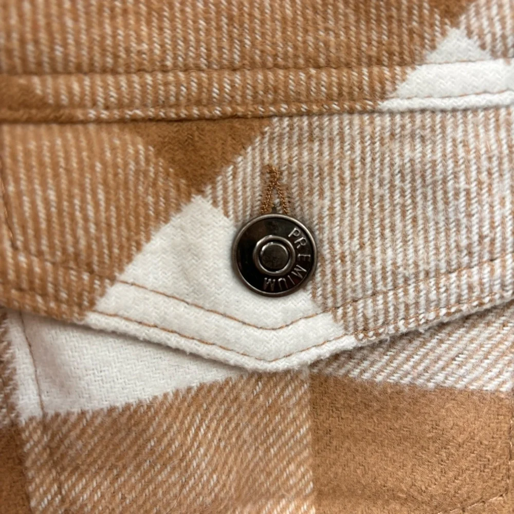 Love Tree tan and white Sherpa plaid jacket coat - Picture 5 of 8